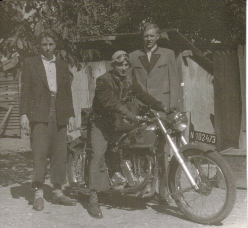 mllersdorftrumhawaxmargulus1952.jpg